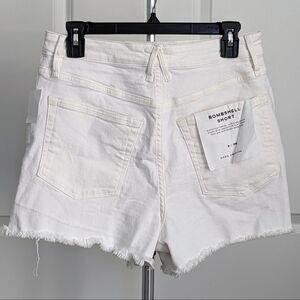 Good American Short Bombshell High Rise Frayed Hems Stretch Denim White 8/29 NWT